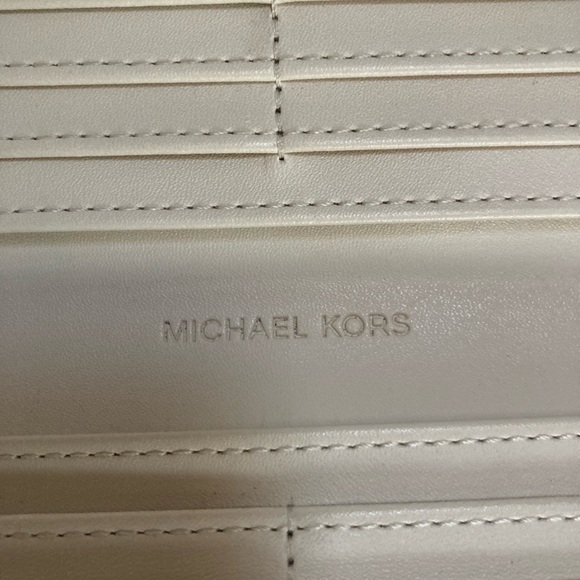 Michael Kors Reed Large Snap Bifold Wallet - Picture 7 of 12